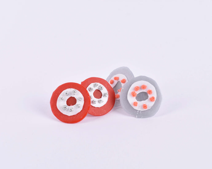 The Harley Gallery Shop Online // Stud earrings by Ruth Waller made of recycled plastic and thread